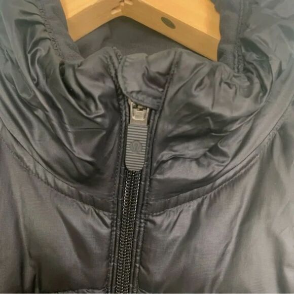 Lululemon Down For A Run Vest *Black - Picture 10 of 12